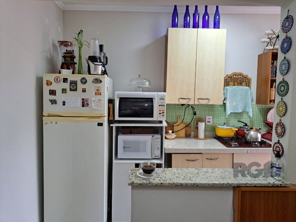 Apartamento à venda com 29m², 1 quarto, 1 suíte no bairro Vila Ipiranga em Porto Alegre