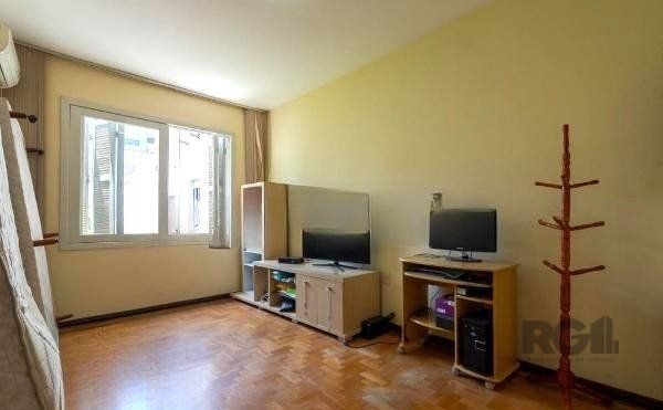 Apartamento à venda com 2 quartos, 70m² - Foto 2