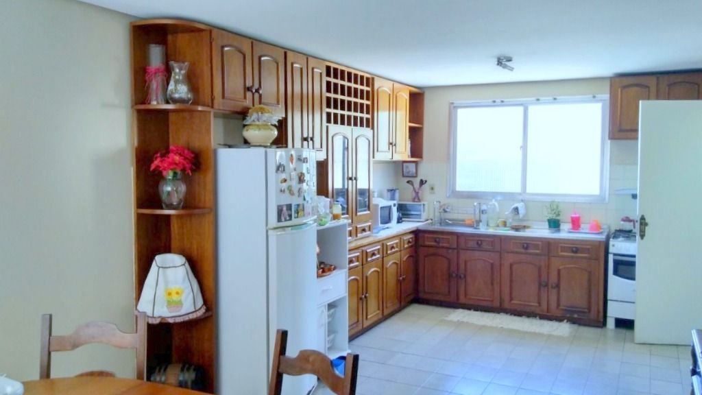 Prédio Inteiro à venda com 6 quartos, 347m² - Foto 1