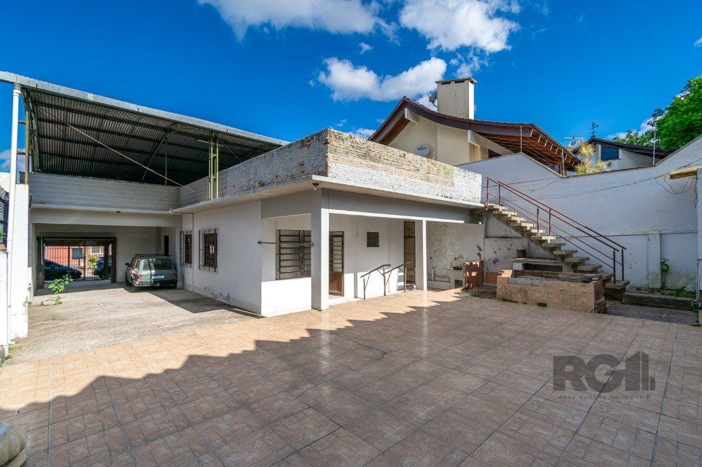 Casa à venda com 2 quartos, 350m² - Foto 1