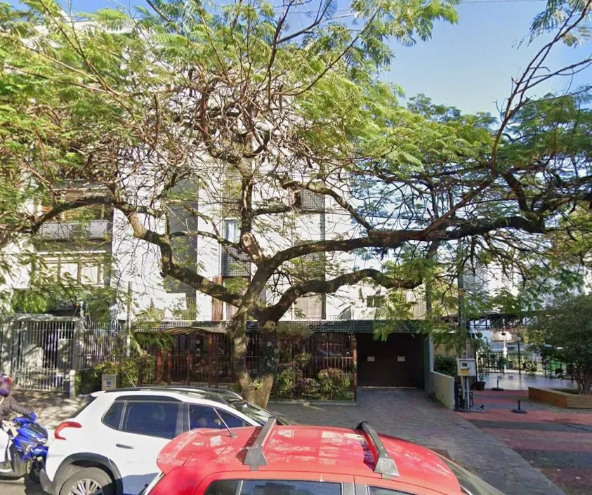 Apartamento no bairro Petrópolis de 2 dormitórios e vaga