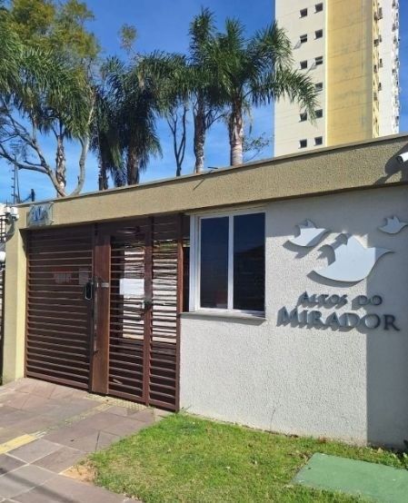 Apartamento de 2 dormitórios e vaga no bairro Santo Antônio desocupado