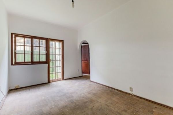 Apartamento no Partenon térreo de 2 dormitórios e 2 pátios DESOCUPADO — foto 3