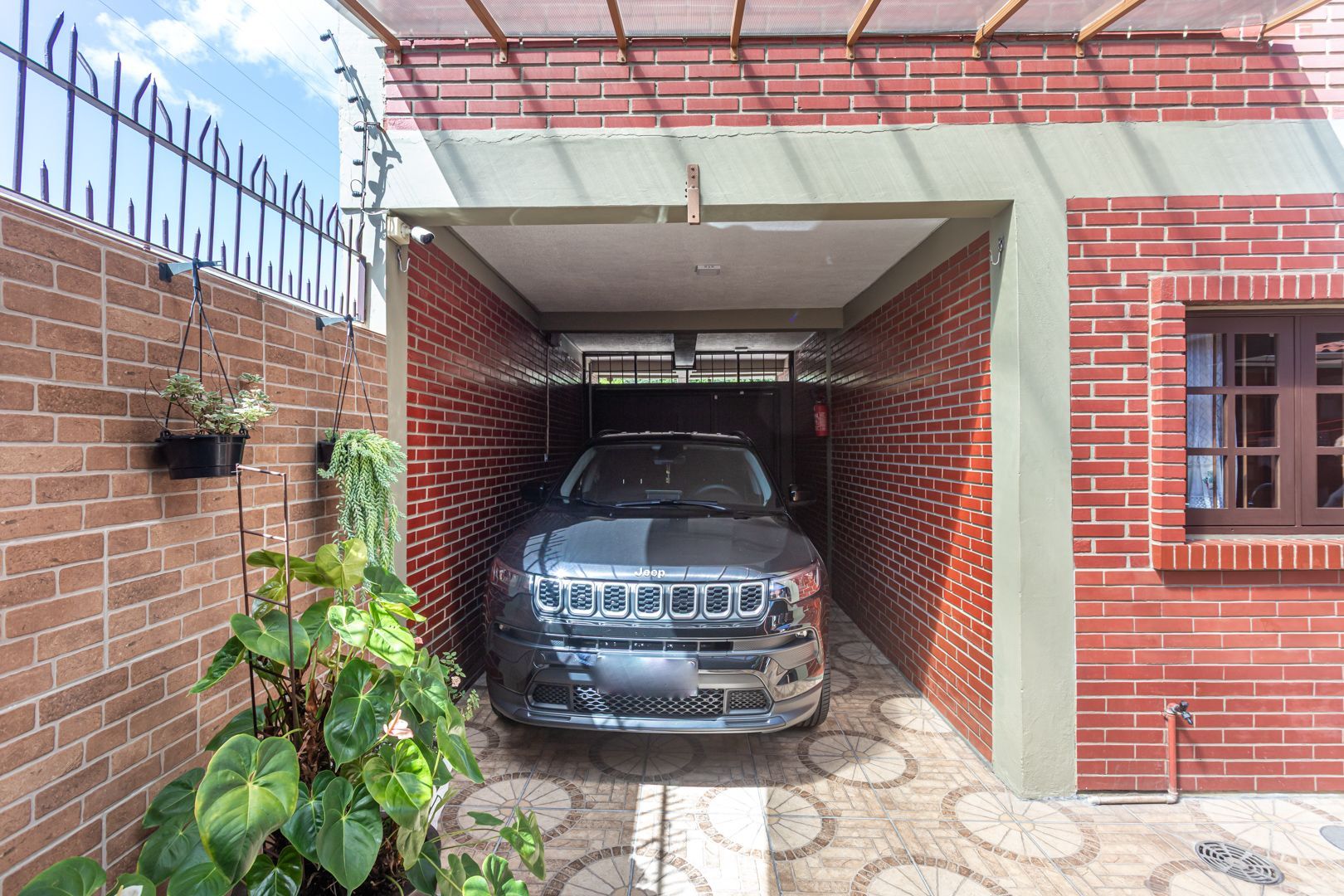 Casa, 3 dormitórios no bairro Camaquã em Porto Alegre para Comprar