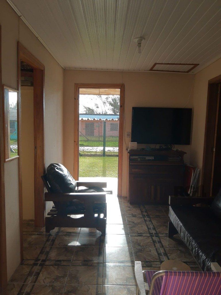 Casa à venda com 3 quartos, 71m² - Foto 4