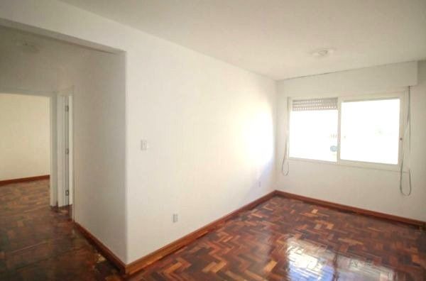 Apartamento no Jardim Leopoldina de 2 dormitórios reformado DESOCUPADO — foto 4