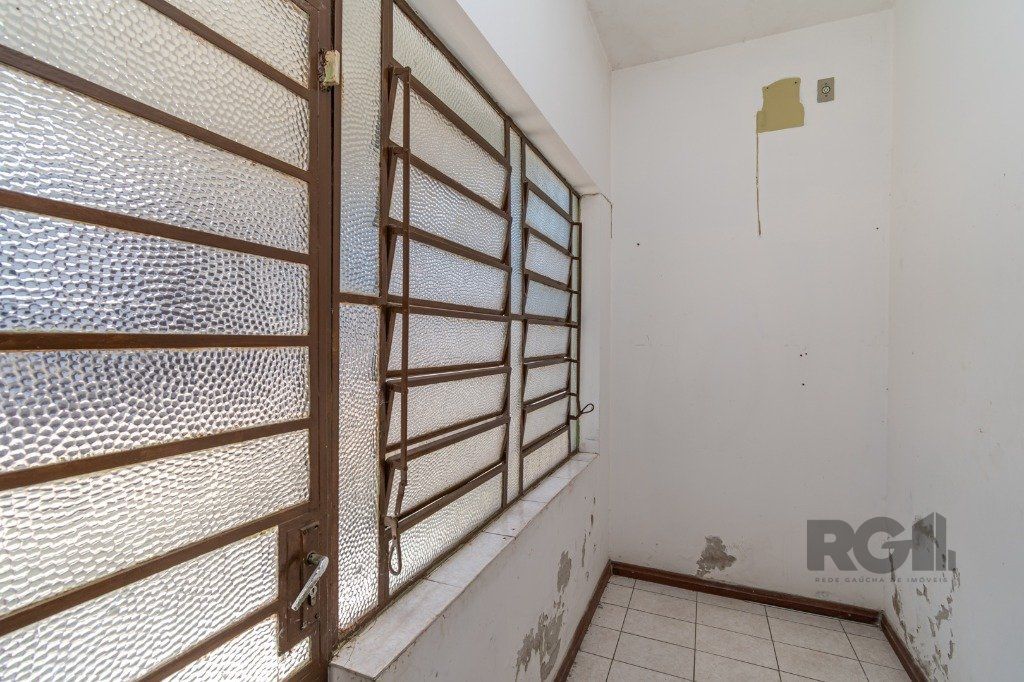 Casa à venda com 2 quartos, 350m² - Foto 18