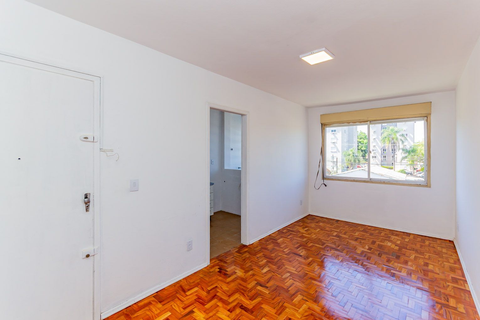 Apartamento de 3 dormitórios, **1 vaga - Cristal DESOCUPADO — foto 2