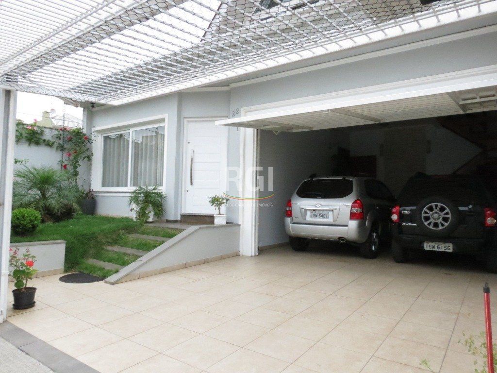 Casa à venda com 3 quartos, 221m² - Foto 3