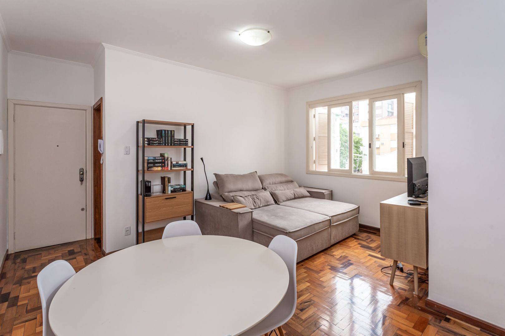 Apartamento no bairro Petrópolis de 3 dormitórios com 91m²