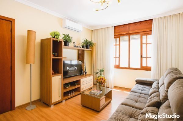 Apartamento com 4 quartos e 93m² à venda em Menino Deus, Porto Alegre.