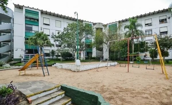 Apartamento no bairro Nonoai de 2 dormitórios e vaga
