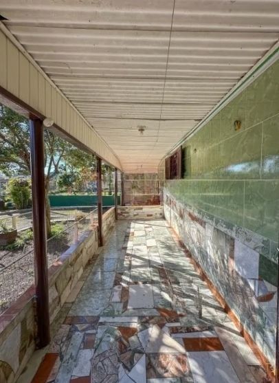 Casa no Balneário de Pinhal de 3 dormitórios e amplo pátio