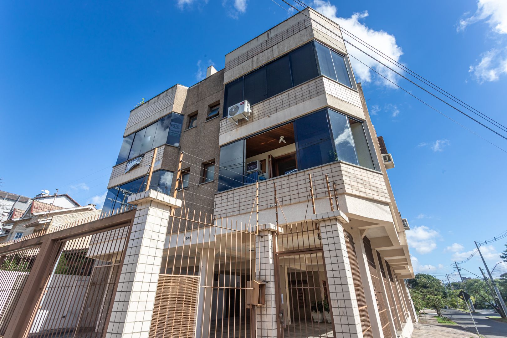 Cobertura, 3 dormitórios no bairro Jardim Planalto em Porto Alegre para Comprar