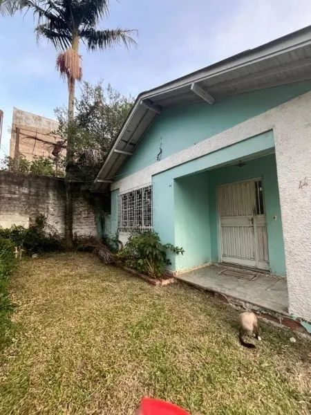 Casa 2 dormitórios no bairro Fião