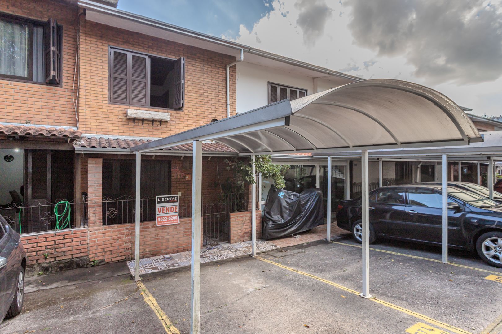 Casa em Condomínio no Jardim Ypu de 2 dormitórios e vaga DESOCUPADA