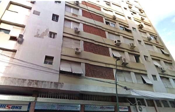 Apartamento no Centro de 2 dormitórios DESOCUPADO