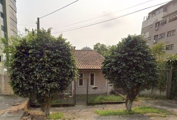 Casa no bairro Chácara das Pedras de 3 dormitórios