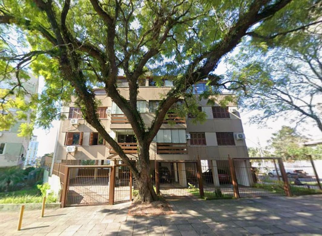 Apartamento com 93m², 2 dormitórios no bairro Passo da Areia em Porto Alegre para Comprar
