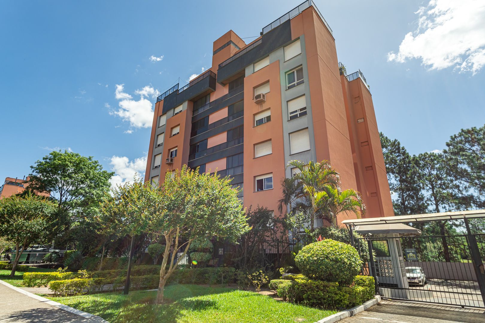 Apartamento de 2 dormitórios DESOCUPADO em frente do Iguatemi