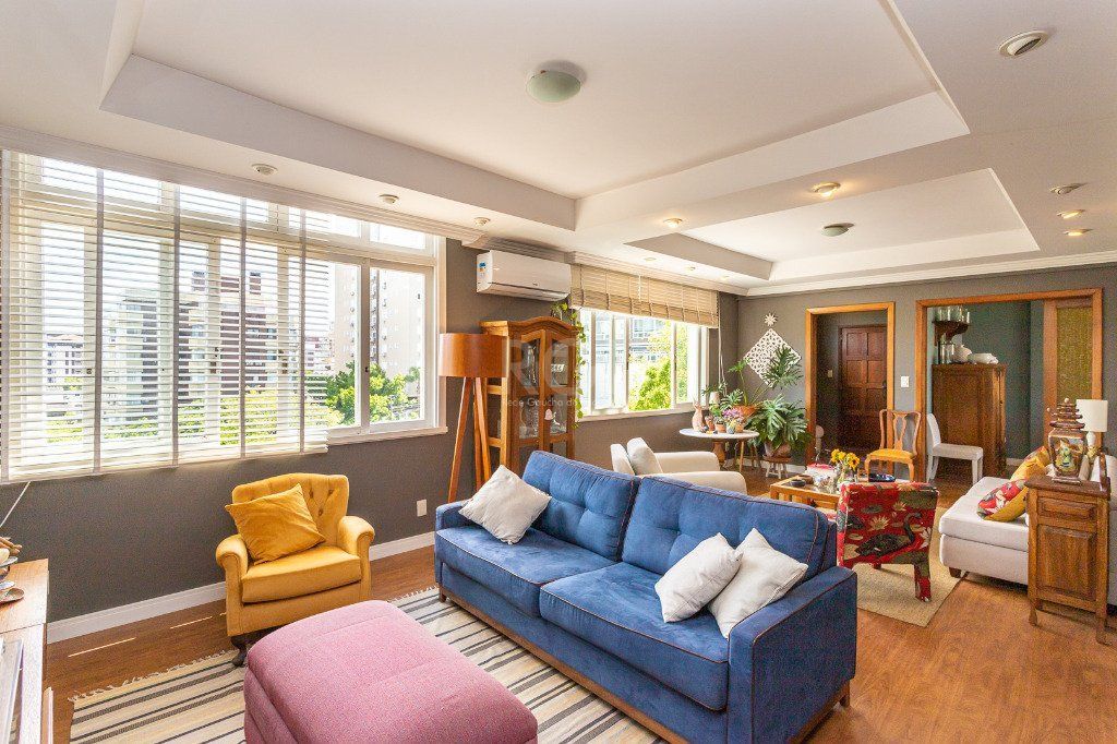 Apartamento à venda com 186m², 4 quartos, 1 suíte, 1 vaga no bairro Rio Branco em Porto Alegre