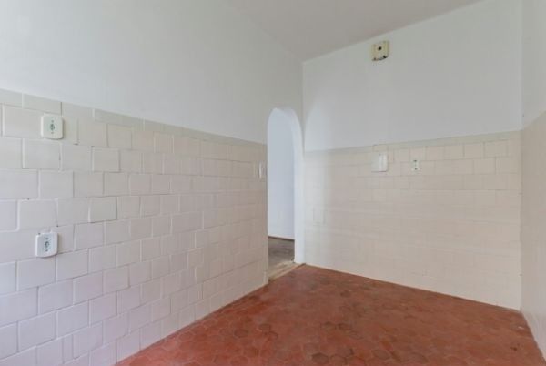 Apartamento no Partenon térreo de 2 dormitórios e 2 pátios DESOCUPADO — foto 4