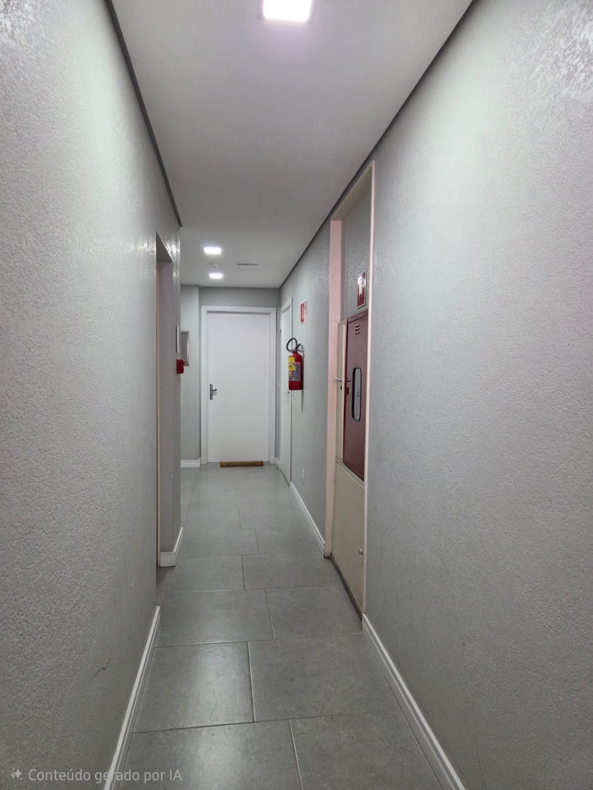 APTO COM 2 DORMITORIOS E BOX, BAIRRO PETROPOLIS — foto 4
