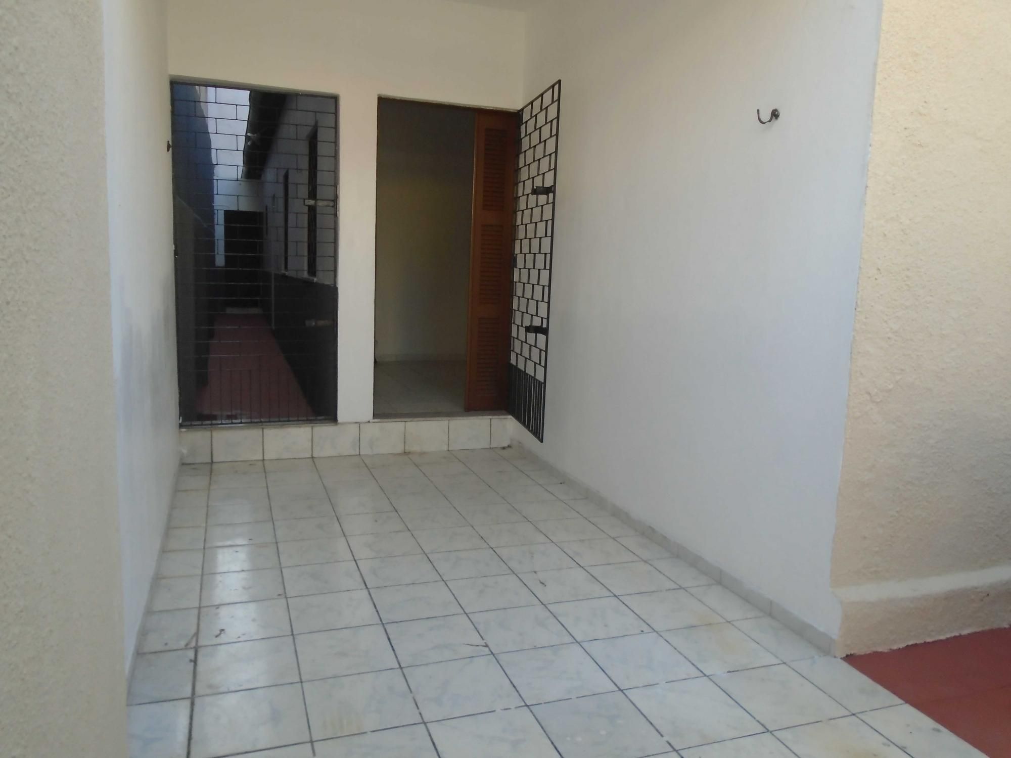 Casa à venda com 2 quartos, 109m² - Foto 5