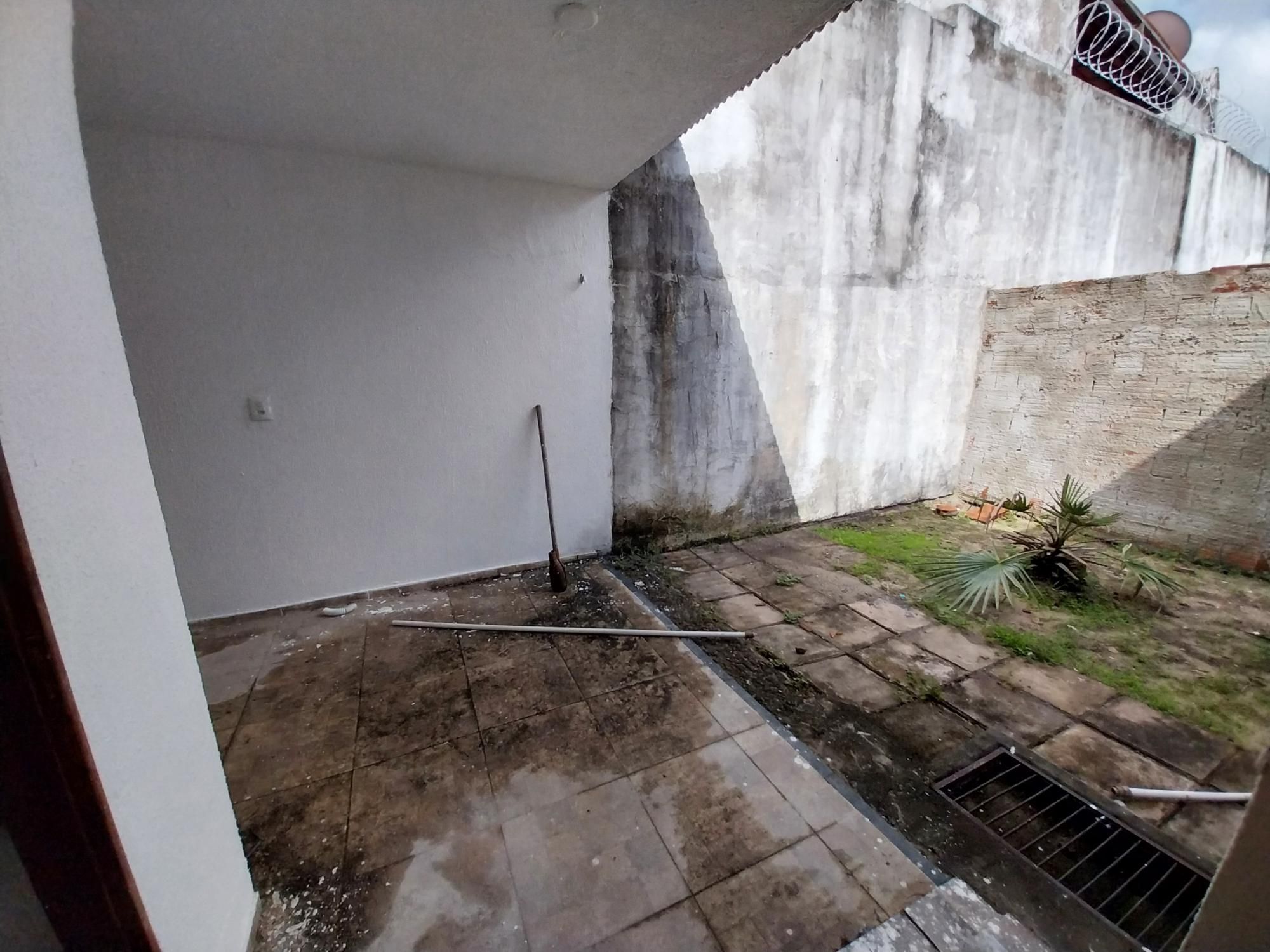Casa para alugar com 4 quartos, 250m² - Foto 34