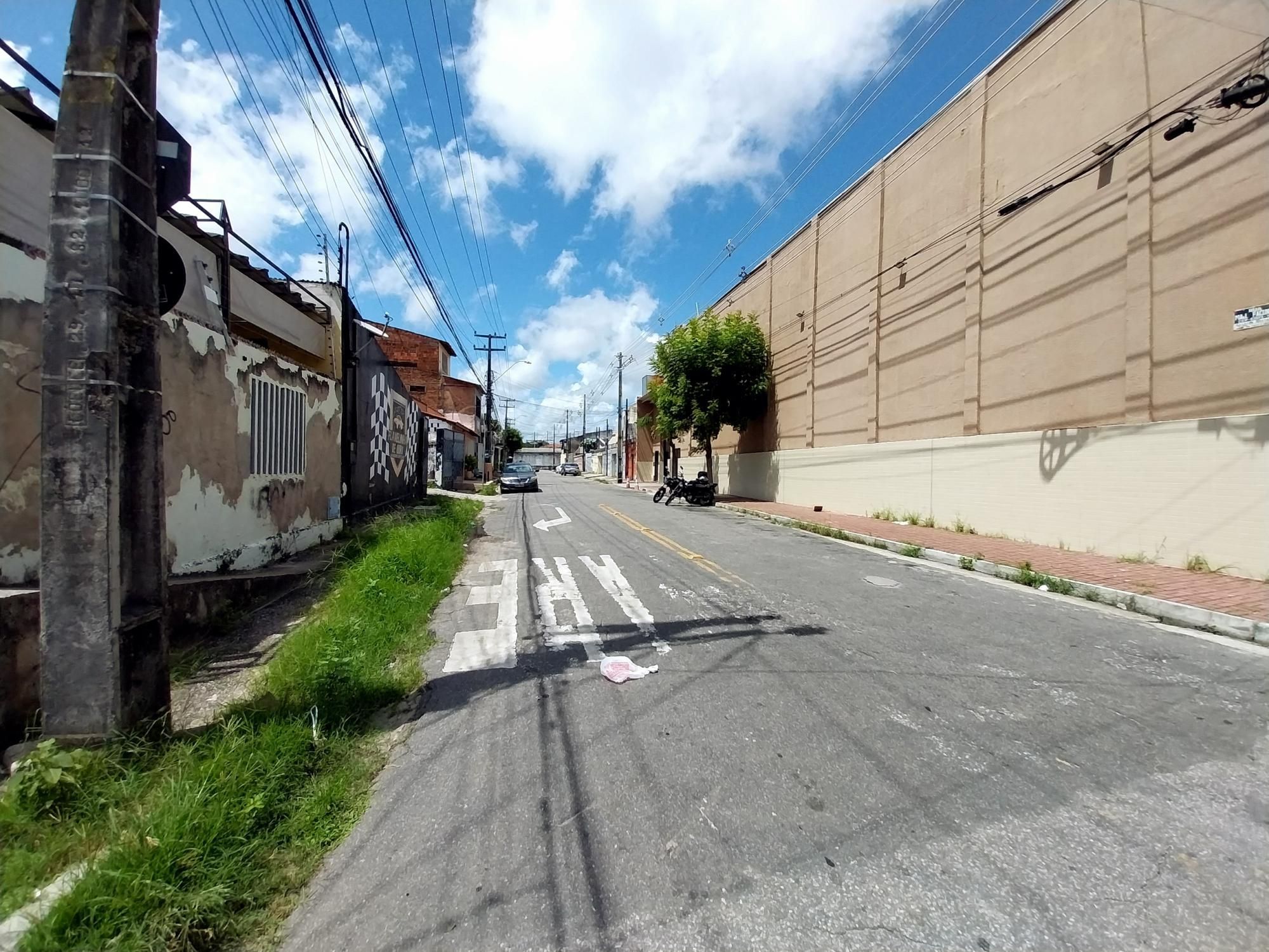 (ca8258) uma casa medindo 517,17m² localizada no bairro de f