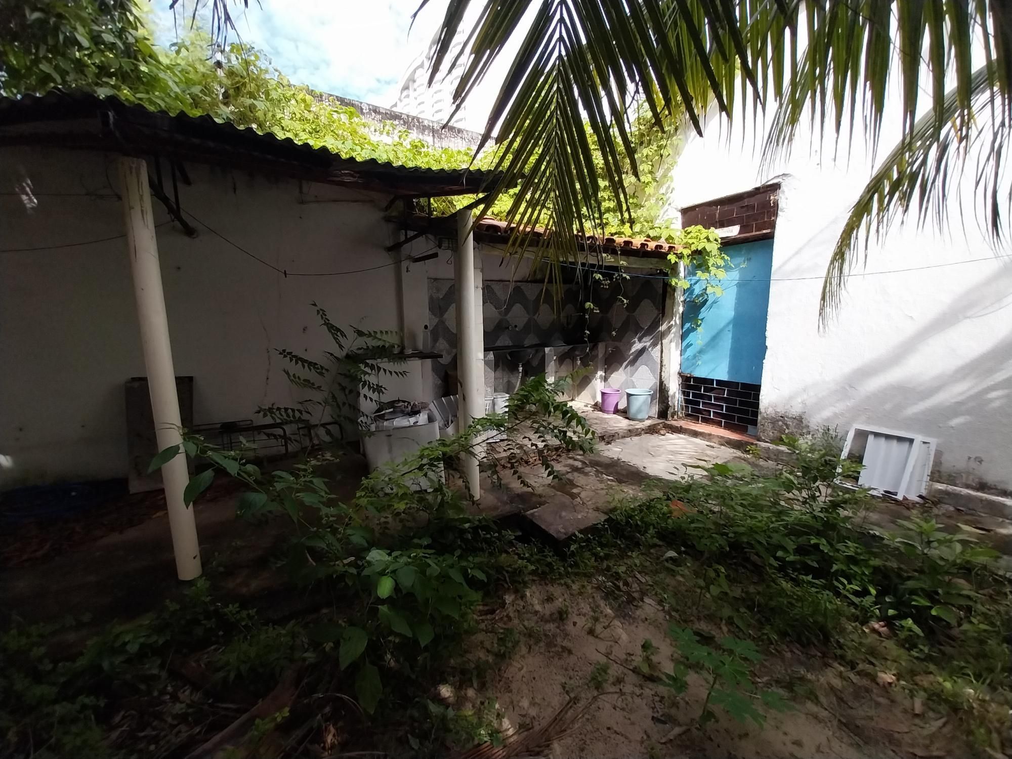 Casa à venda com 7 quartos, 256m² - Foto 46