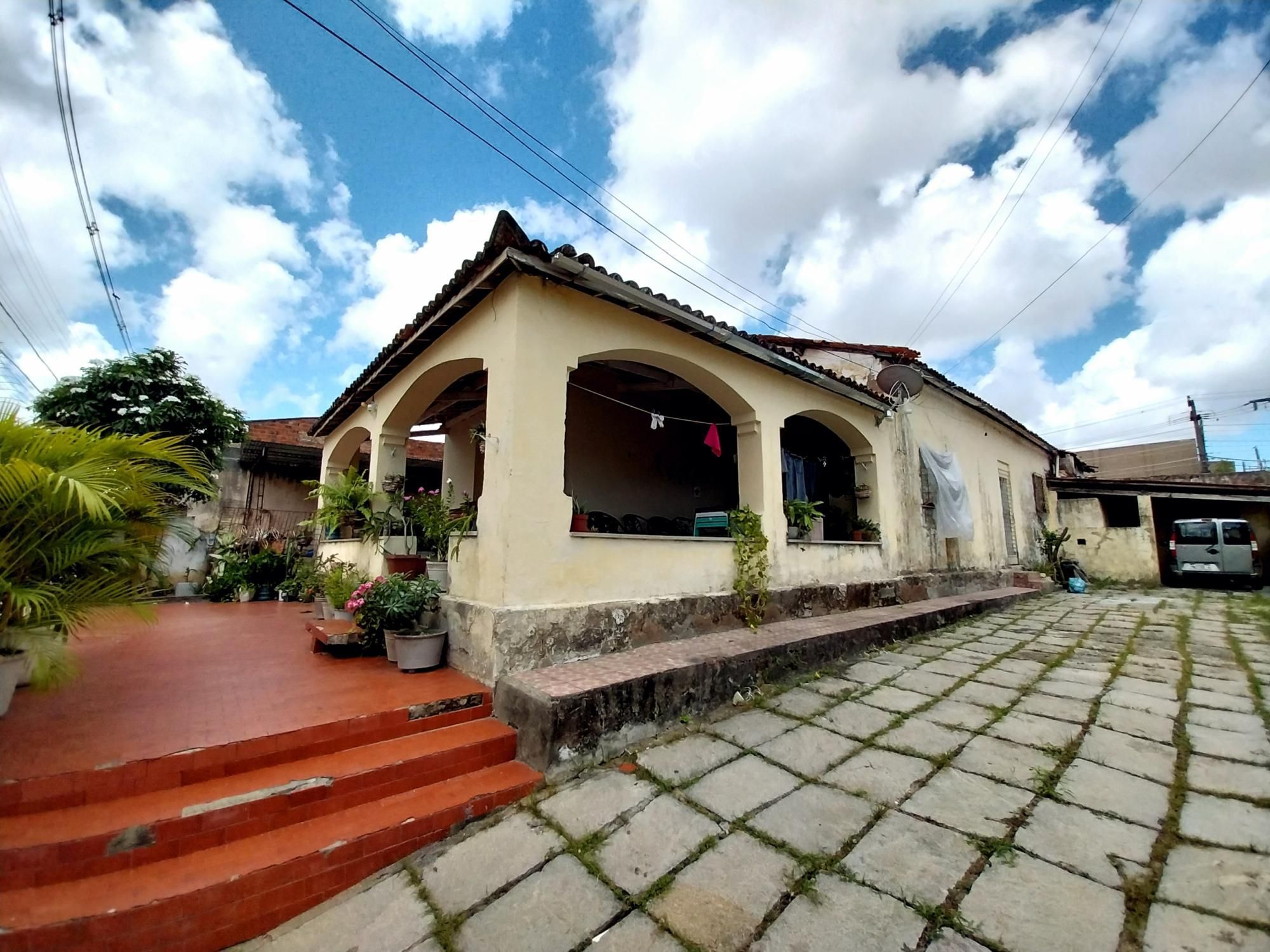 (ca8258) uma casa medindo 517,17m² localizada no bairro de f
