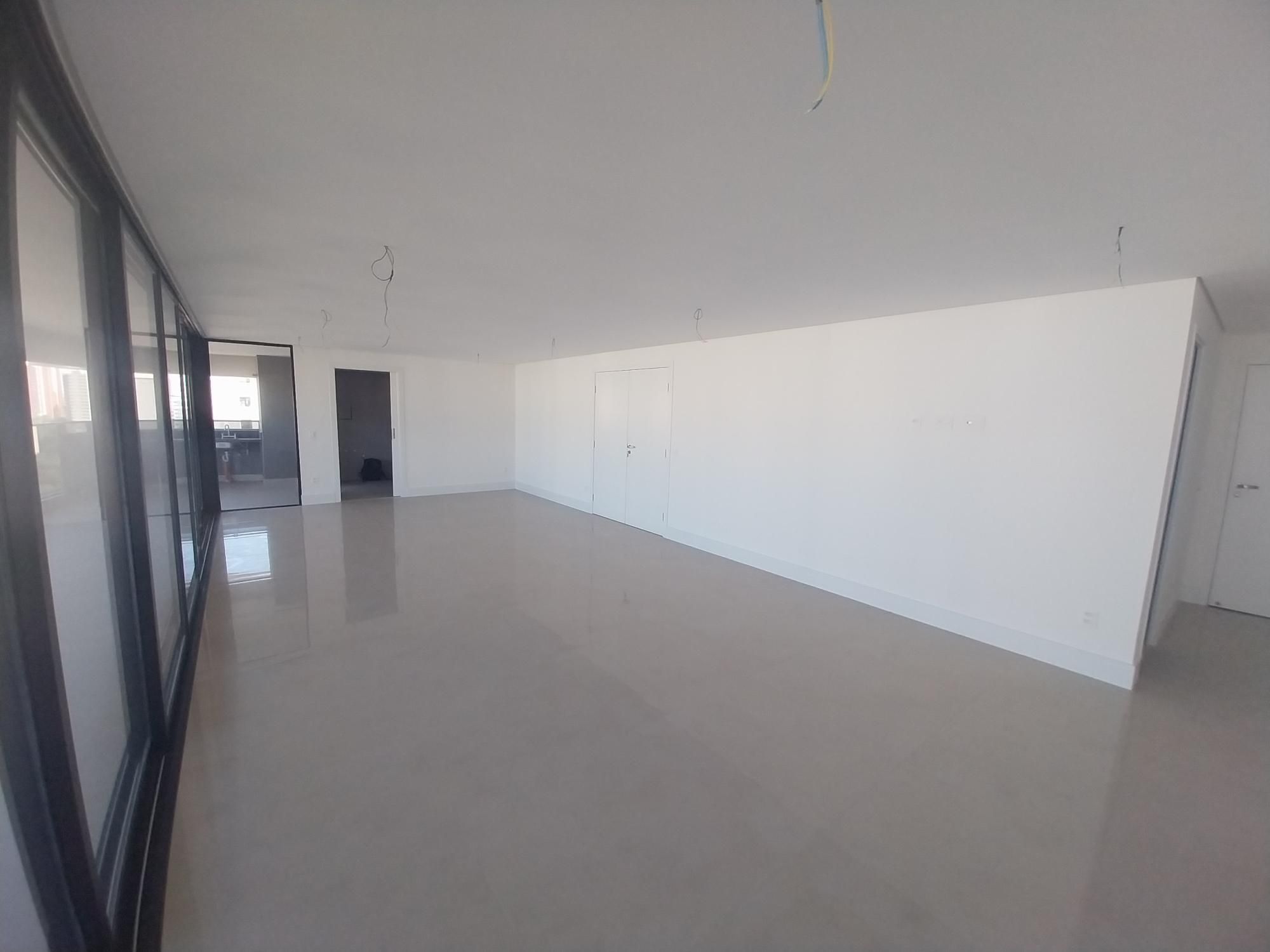 Apartamento à venda com 4 quartos, 311m² - Foto 4