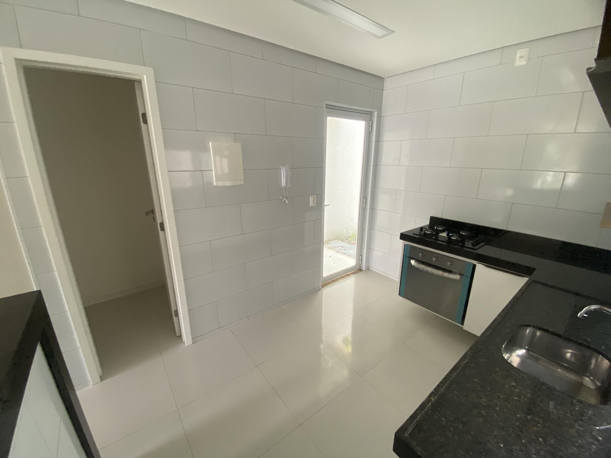 Casa à venda com 3 quartos, 84m² - Foto 11