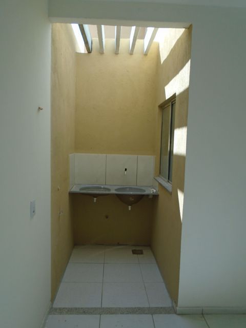 Casa para alugar com 2 quartos, 60m² - Foto 9