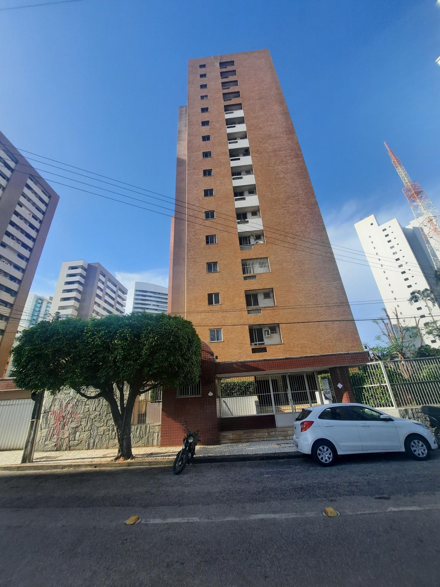 Apartamento à venda com 3 quartos, 126m² - Foto 2