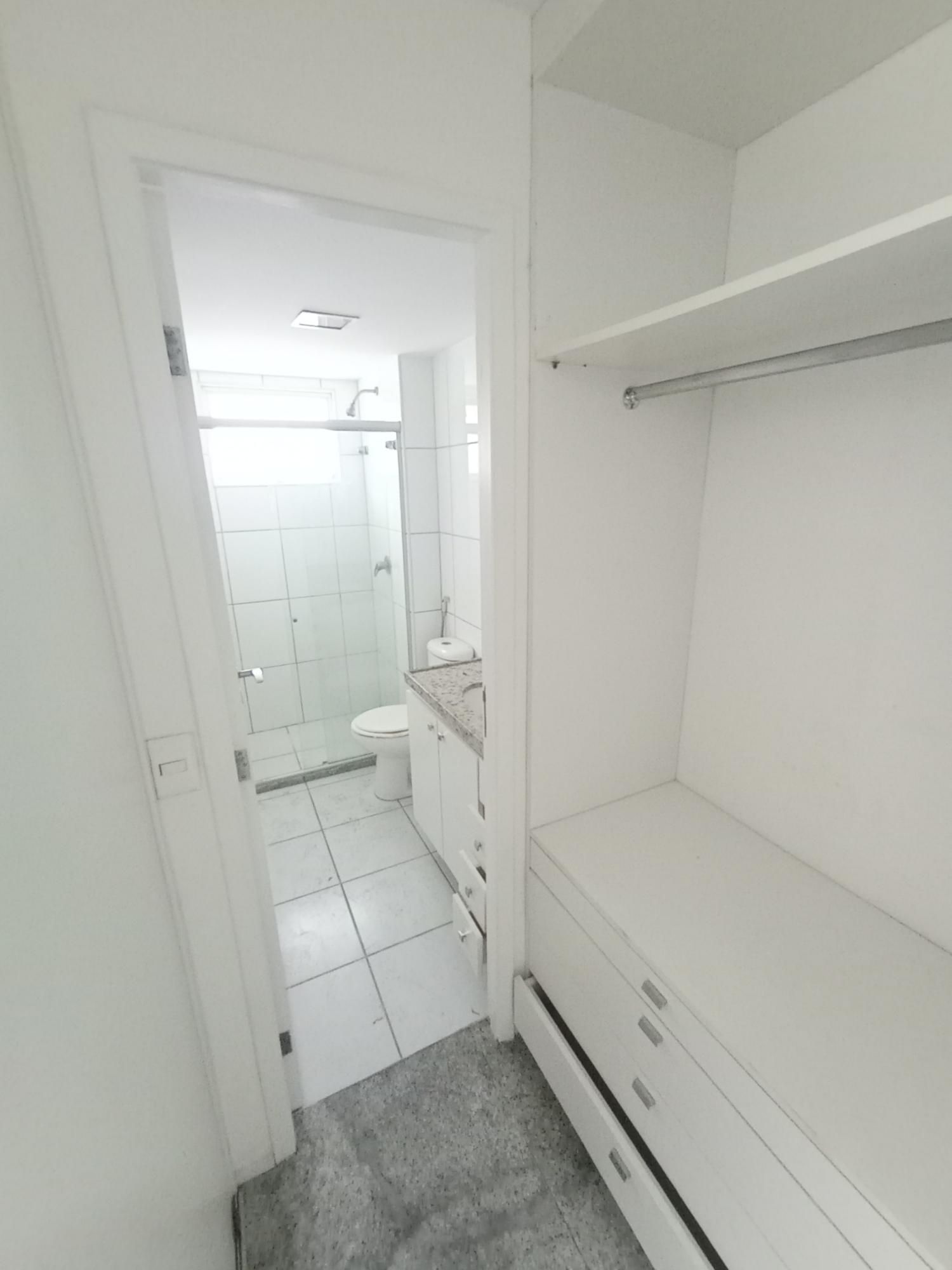 Apartamento à venda com 3 quartos, 260m² - Foto 35