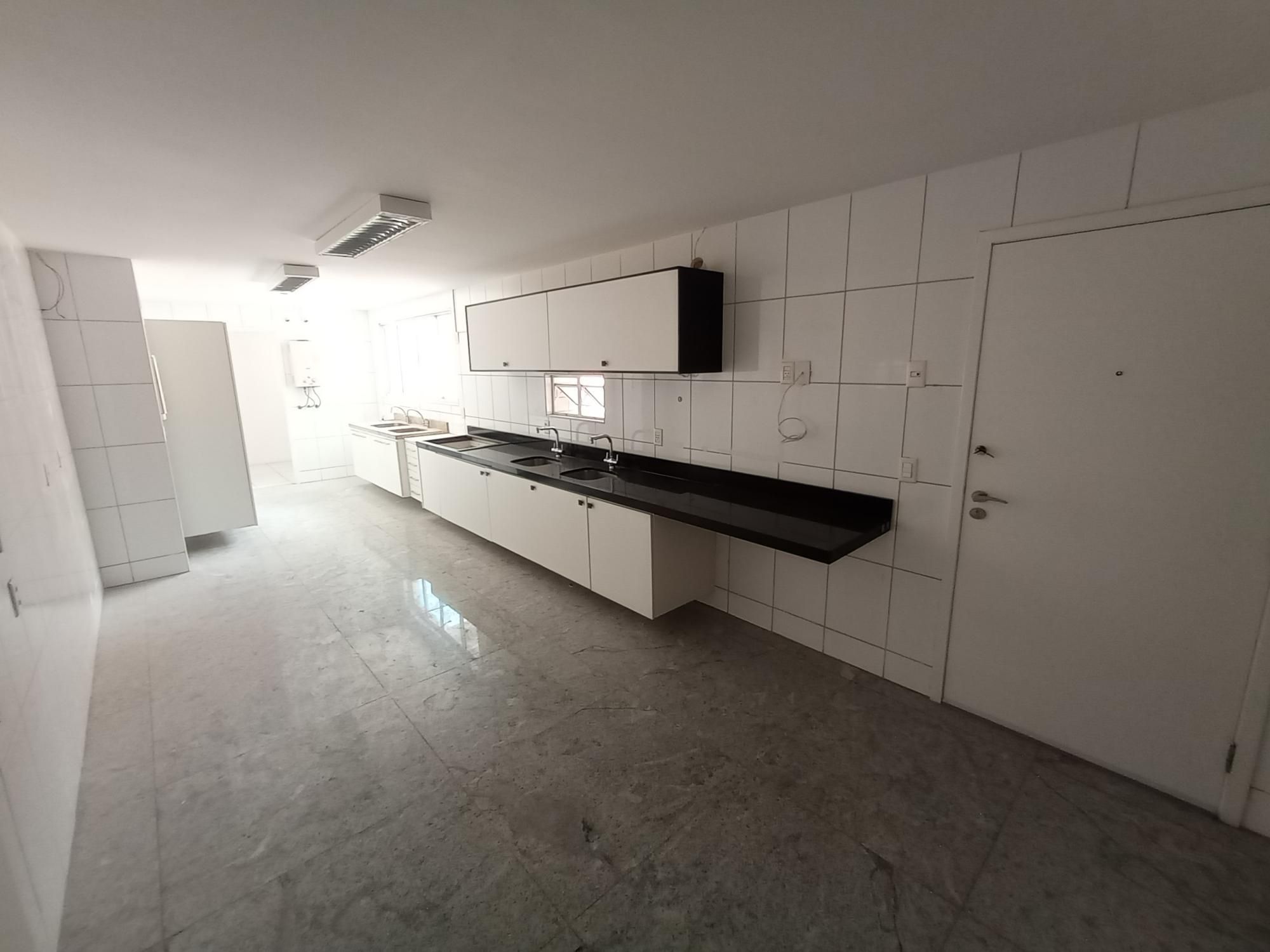 Apartamento à venda com 3 quartos, 260m² - Foto 24