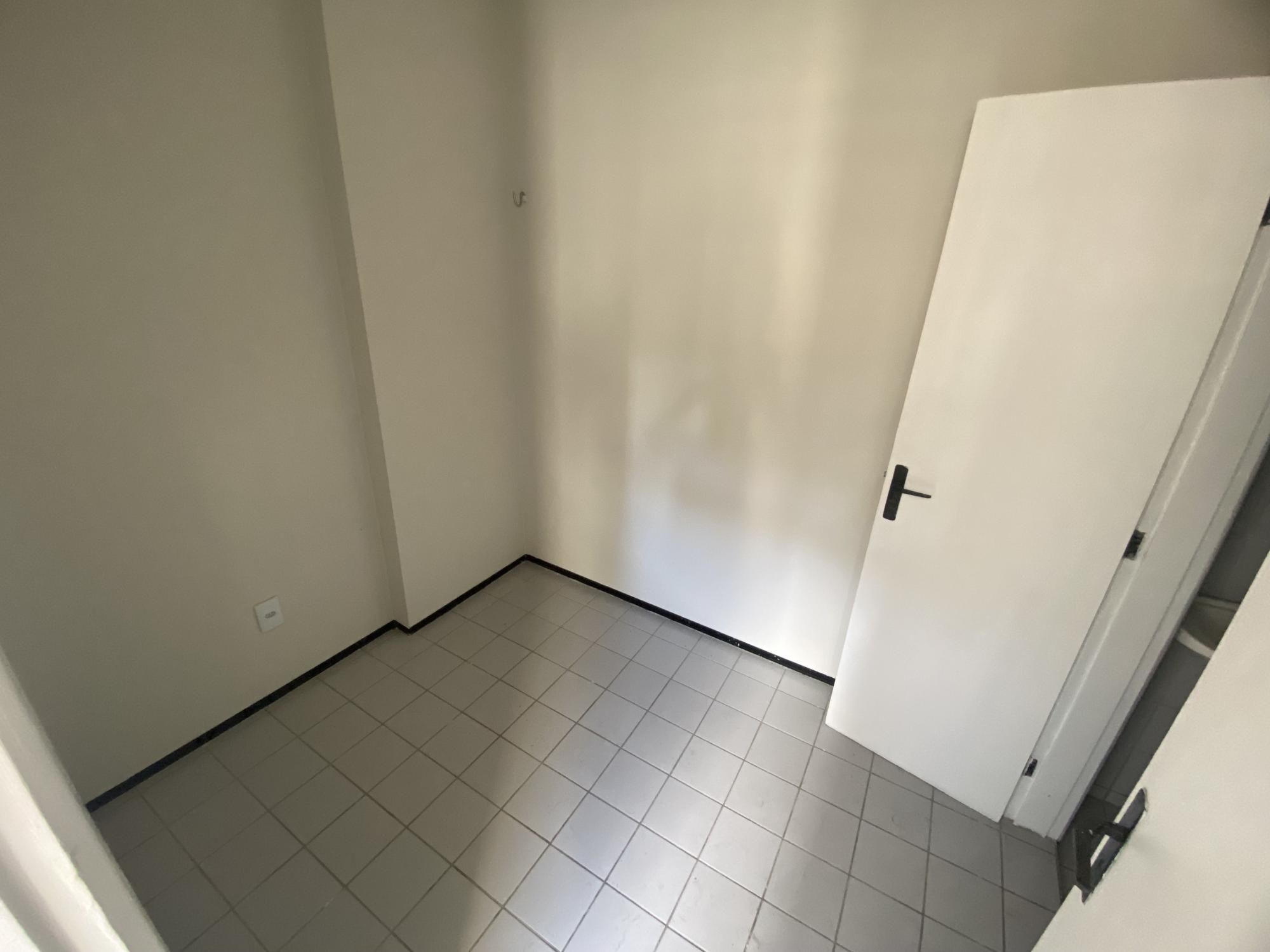 Apartamento à venda com 3 quartos, 113m² - Foto 13