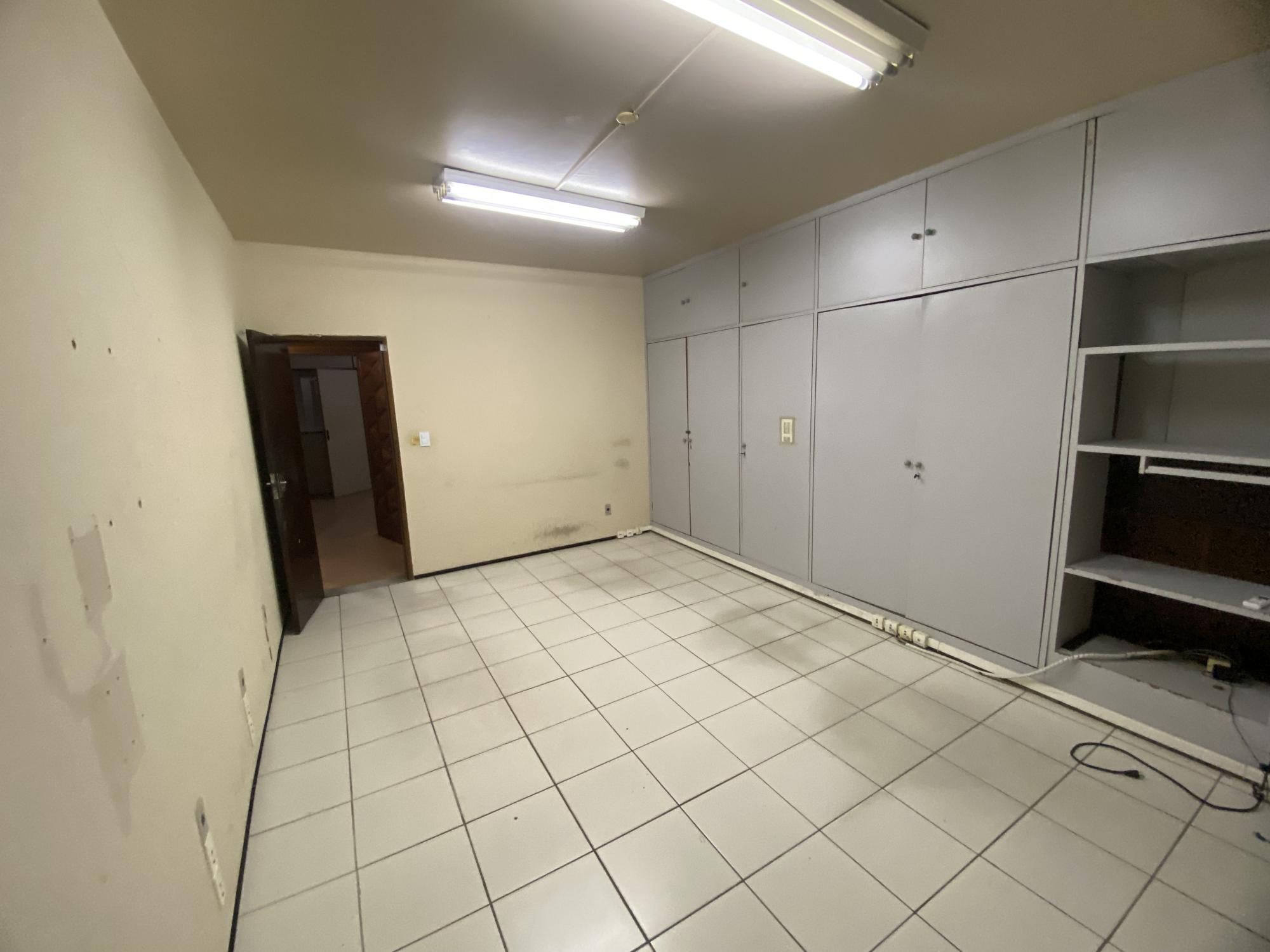 Loja-Salão para alugar com 11 quartos, 390m² - Foto 38