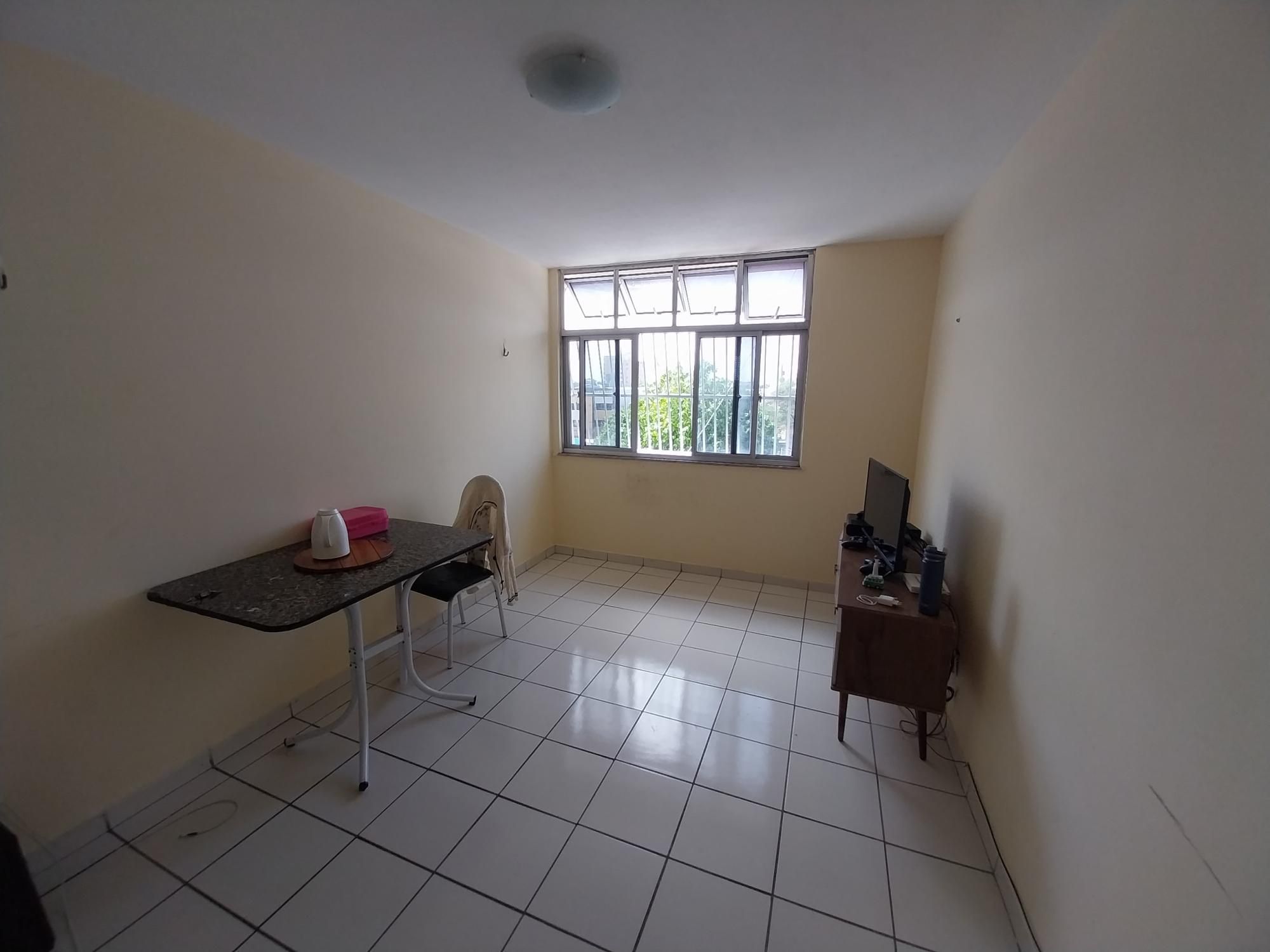 Apartamento à venda com 3 quartos, 75m² - Foto 9