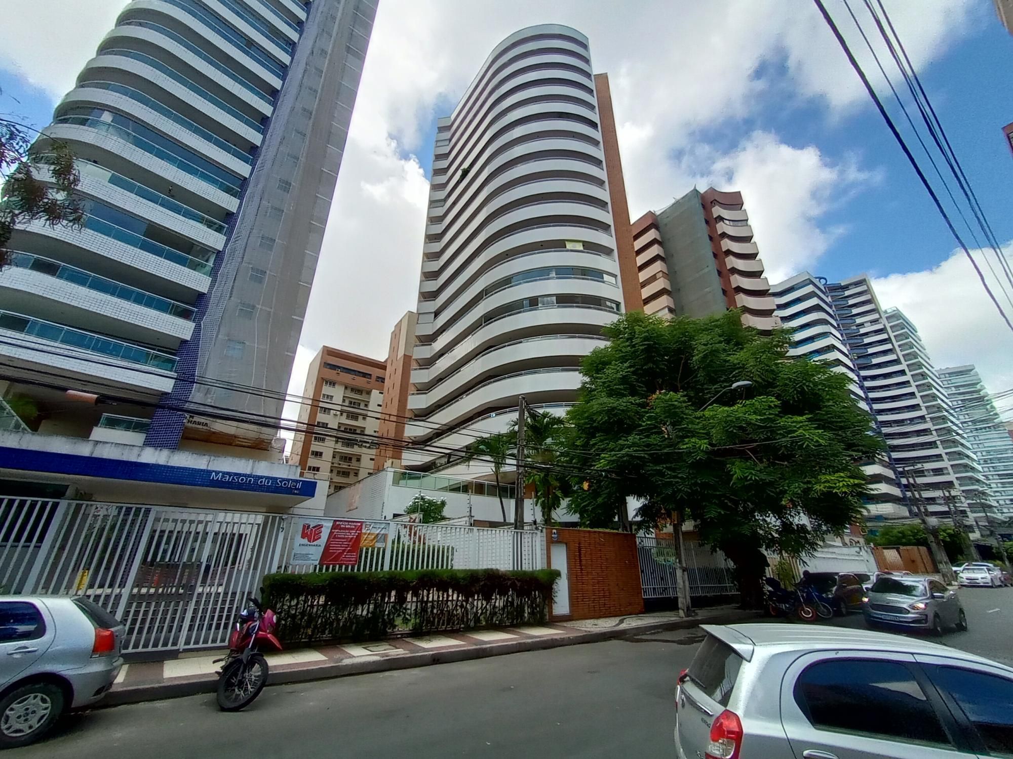 Apartamento à venda com 3 quartos, 260m² - Foto 3