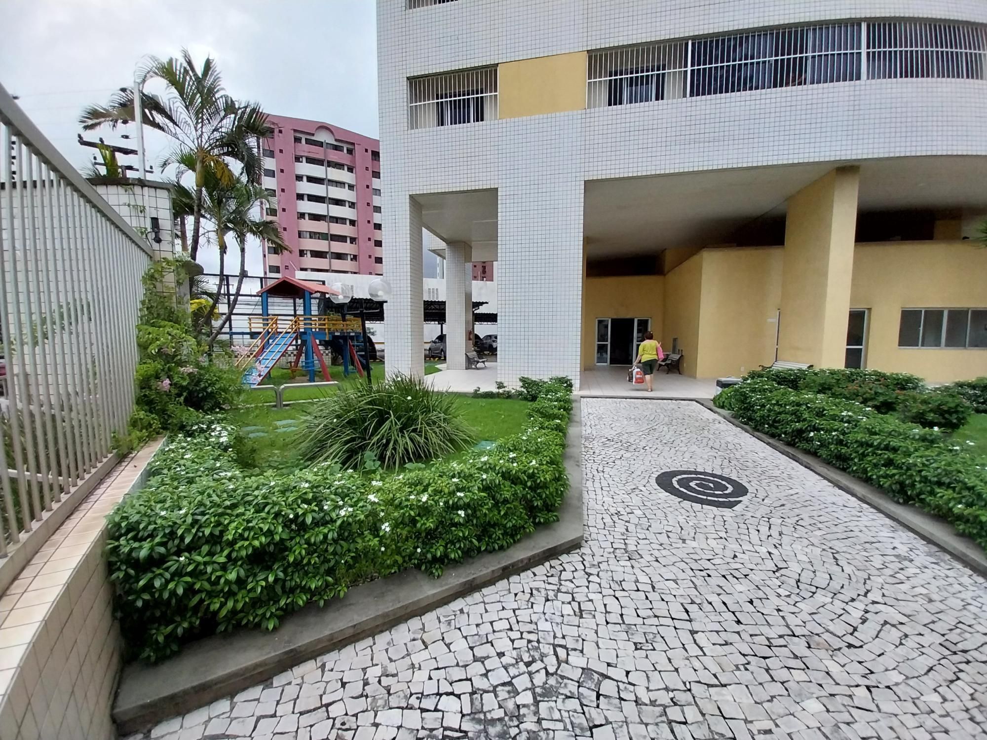 Apartamento à venda com 3 quartos, 107m² - Foto 5