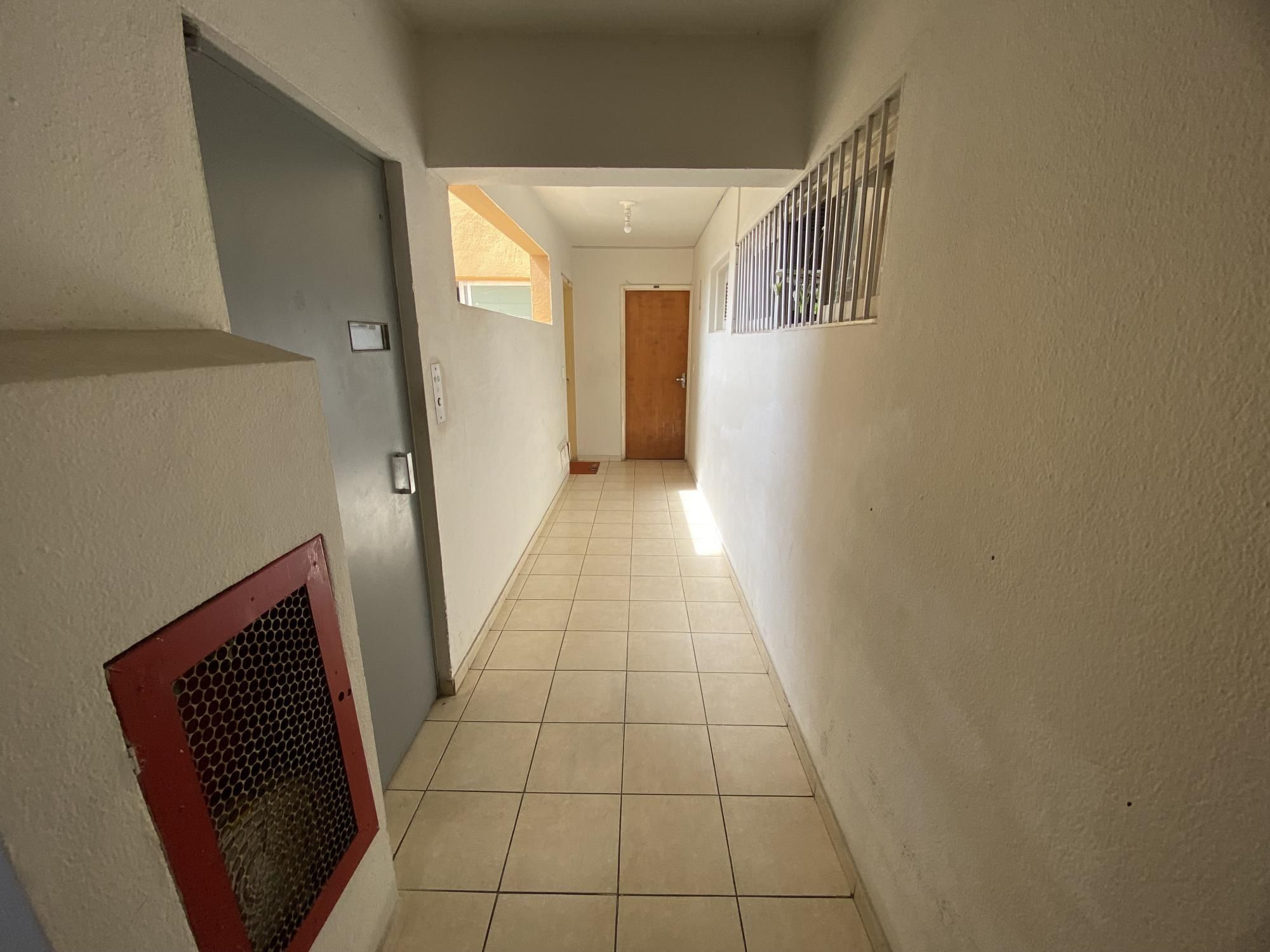 Apartamento à venda com 3 quartos, 75m² - Foto 9