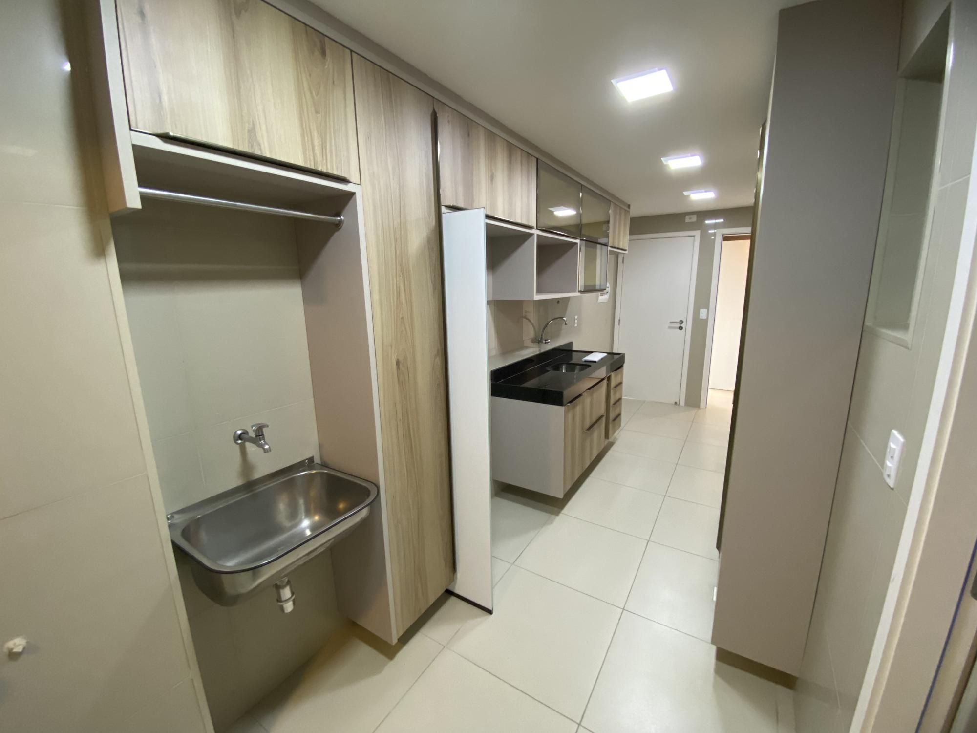 Apartamento à venda com 3 quartos, 123m² - Foto 8