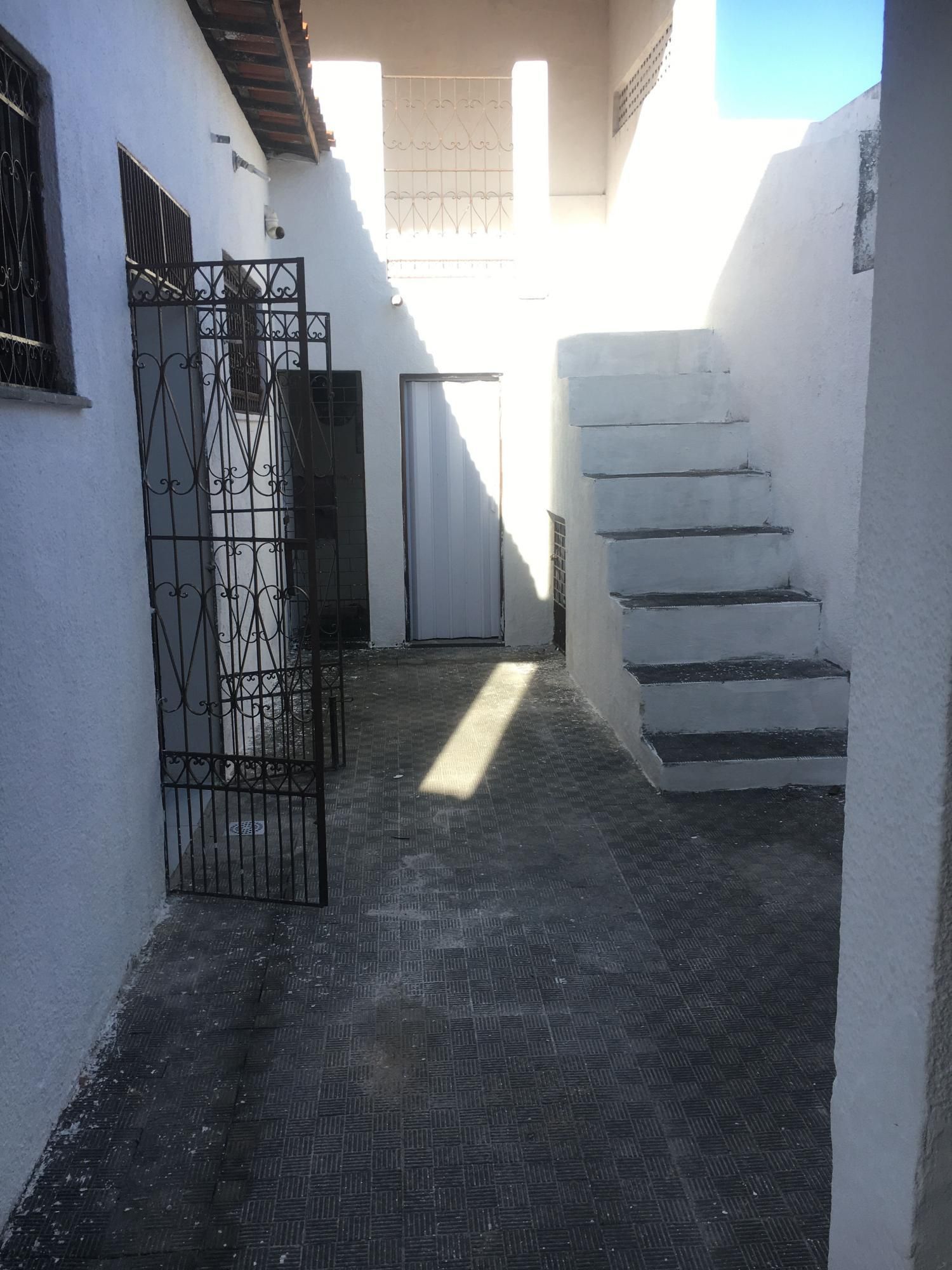 Casa para alugar com 5 quartos, 206m² - Foto 28