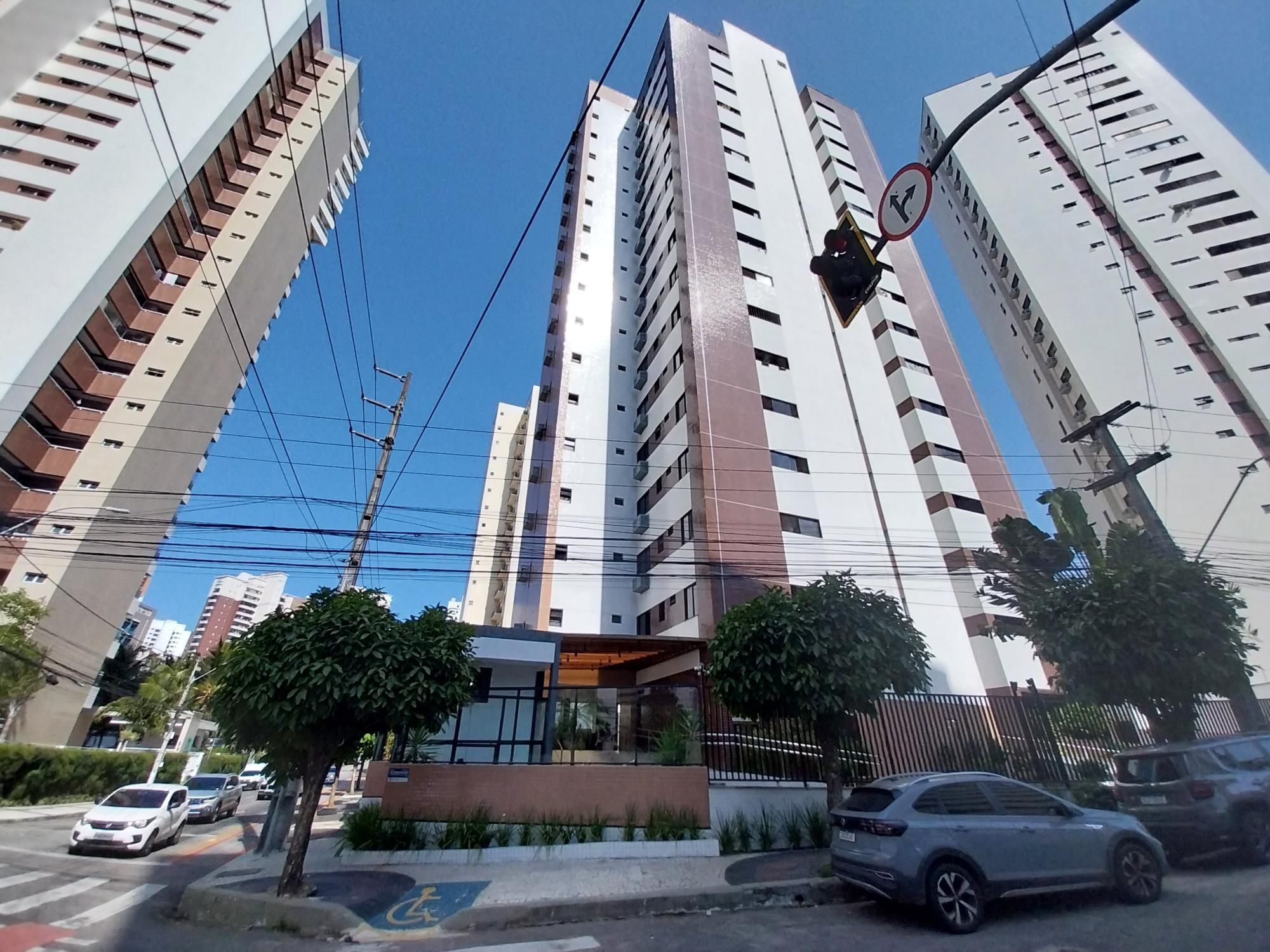 Apartamento à venda com 4 quartos, 140m² - Foto 2