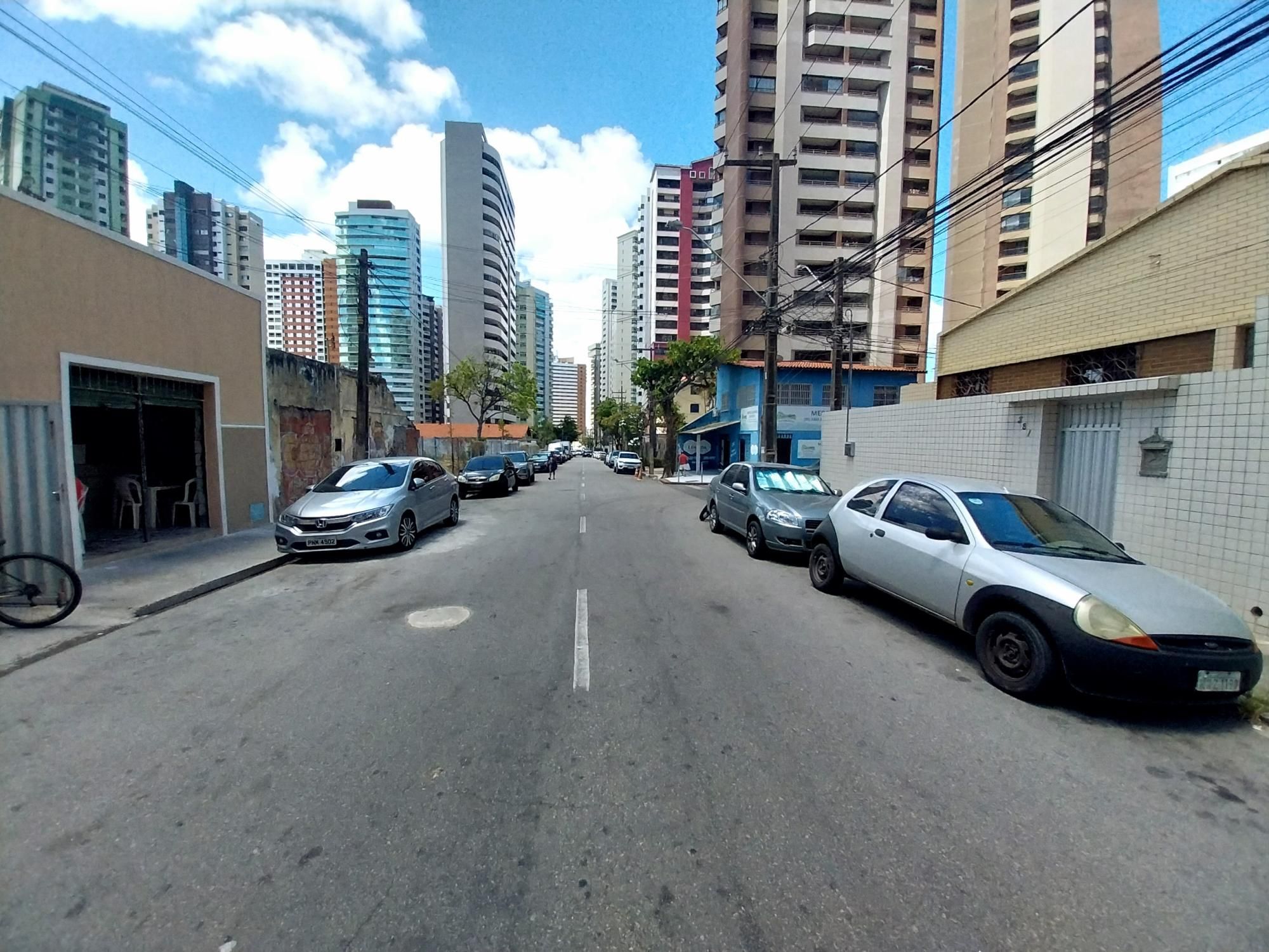 Casa, 6 quartos, 256 m² - Foto 2