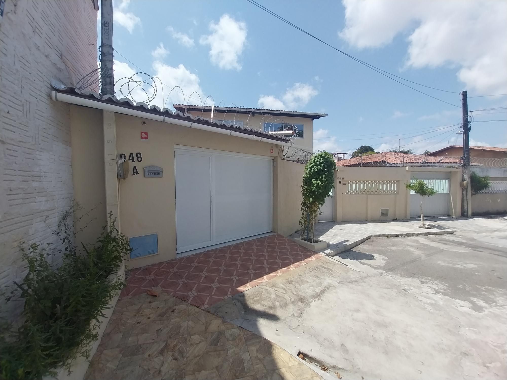 Casa à venda e aluguel com 3 quartos, 114m² - Foto 2