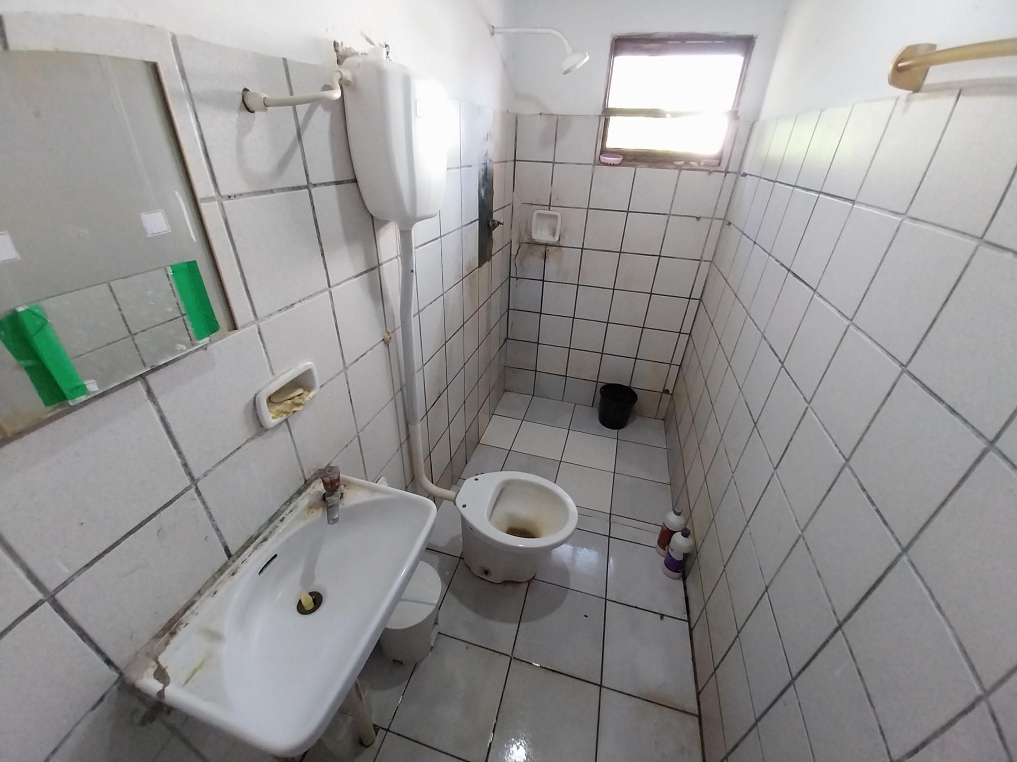 Casa à venda com 7 quartos, 256m² - Foto 35